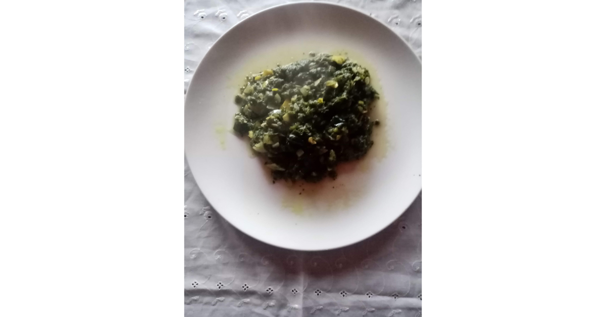 Pumpkin leaves seshebo on a plate.