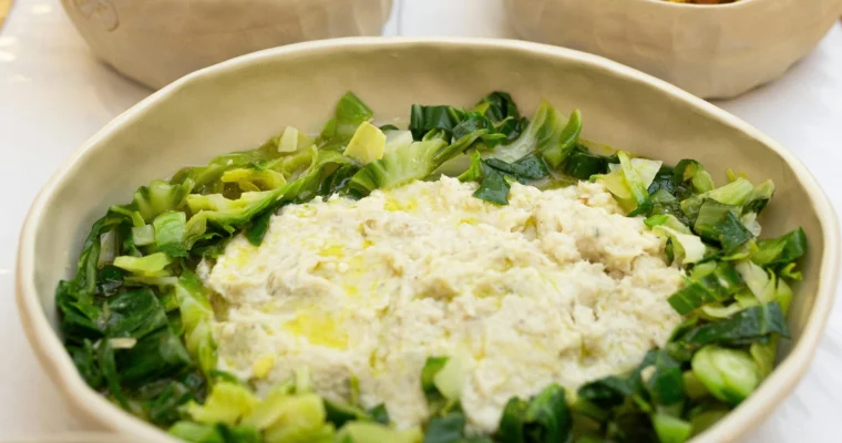 plats and bowls of food