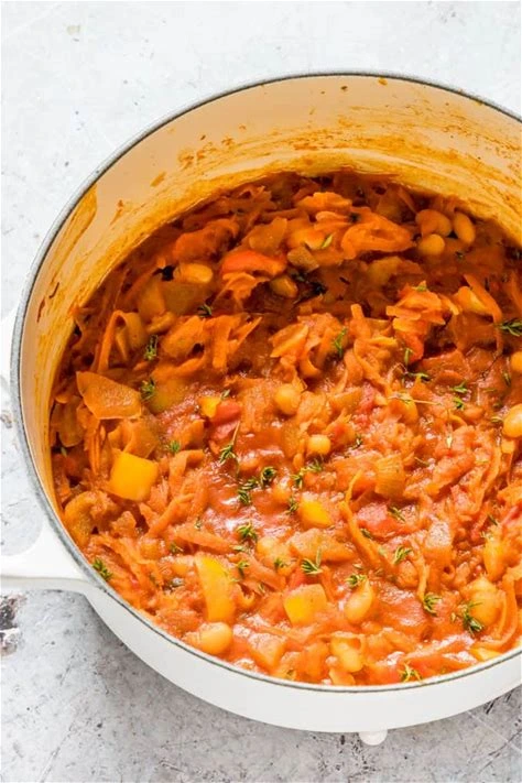 Chakalaka for your quick & easy plant-based weeknight dinners.